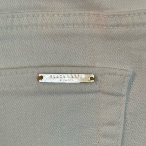 Chico’s Black Label white embroidered leg jeans. Size 2.5.(14) EUC never worn - Picture 4 of 6